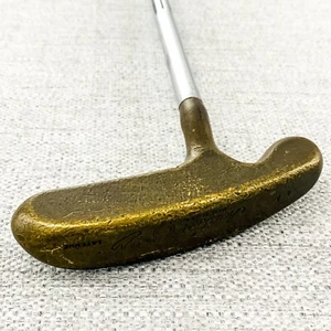 Acushnet Bulls Eye La Femme Putter. 34 inch - Good Condition # 13357 - Picture 1 of 8