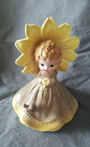 Vintage Josef Originals Dahlie Gänseblümchen Blumenmädchen mit Vogel Figur 1960er 4,5"×3" EDC - Bild 1 von 12