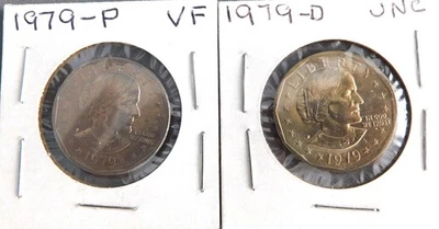 Lote de 2 monedas de dólar Susan B Anthony 1979 P&D ambas en soportes 2x2 Foto 1 de 4