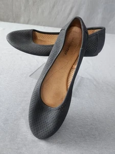 Zapatos sin cordones planos negros de montaña blancos para mujer talla 8 1/2 Sasha - Imagen 1 de 10