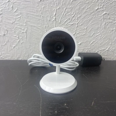 Amazon Cloud Cam 1080p Indoor Security Camera Key PB04JL White Works with Alexa - Image 1 of 4