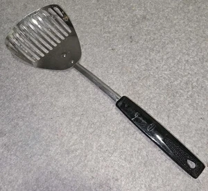 Vintage Ekco Like Kitchamajig frusta cucchiaio scanalato colino utensile nero Giappone - Foto 1 di 12