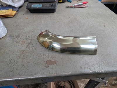 Barra de rejilla superior Pontiac 1950 NOS extremo curvo moldura cacique delantero Foto 1 de 4