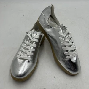 Zapatos deportivos informales JustFab Cedric para mujer talla 7,5 metálicos bajos plateados - Imagen 1 de 9