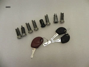 Fiat Punto 176 Cilindro Serratura Porta Kit Serratura Set 3 X Chiavi NEW - Foto 1 di 7