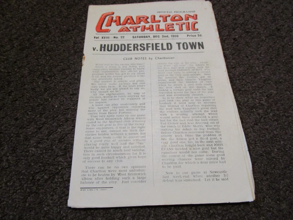 CHARLTON  ATHLETIC  v  HUDDERSFIELD TOWN   1950/1  DECEMBER 2nd - Image 1 of 1