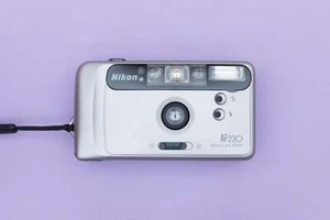Nikon AF230 Compact Point and Shoot 35mm Film Camera - Imagen 1 de 4