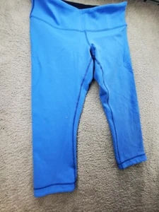 Lululemon schöne himmelblaue Capri Gym Yoga Leggings - Größe 12 REDUZIERT! - Bild 1 von 9