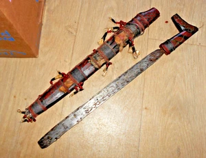 ANTIQUE VINTAGE c1900 DAYAK WARRIOR SWORD BORNEO KALIMENTEN WOODEN SCABBARD - Bild 1 von 8