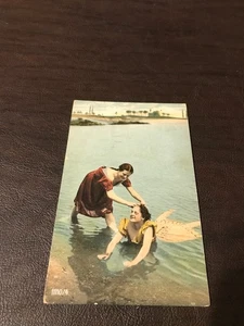 HUMOR - POSTED POSTCARD - A DAY AT THE BEACH - Picture 1 of 2