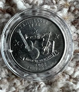 2002 Tennessee State Quarter Coin-Uncirculated- Denver Mint-In Plastic Holder - Picture 1 of 2