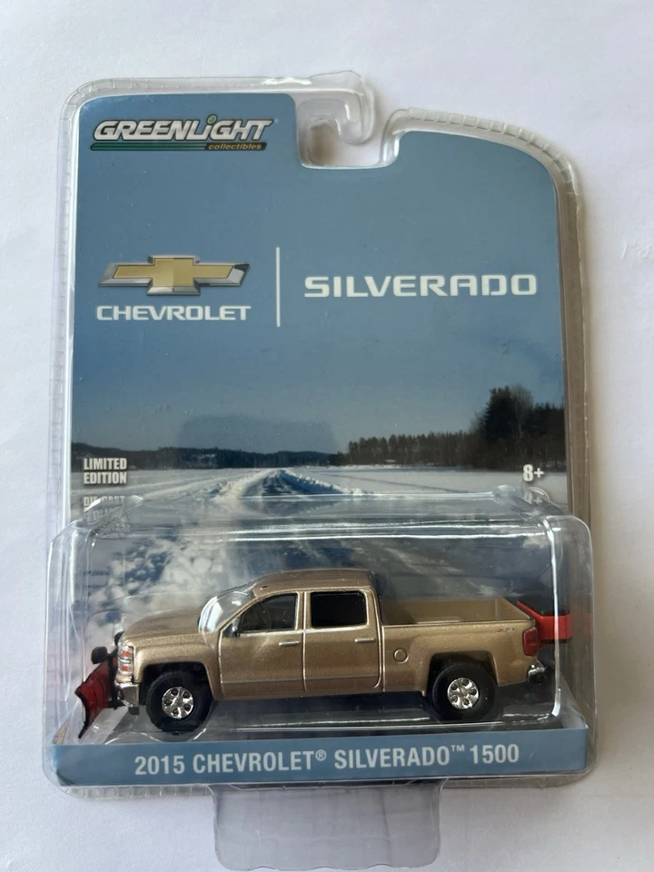 Greenlight 2015 Chevrolet Silverado 1500 Snow Plow & Salt Spreader 1:64 scale - Image 1 of 3