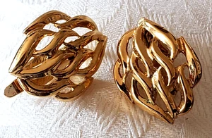 Trifari Vintage Knotted GoldTone Clip-On Earrings Signed 1" - Picture 1 of 6