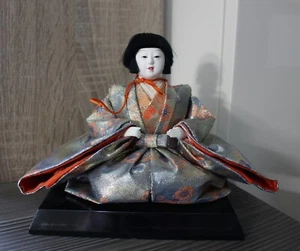 Traditional Japanese Hina Doll Musician Singer Festival Handmade Painted Stand - Foto 1 di 4