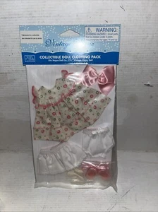 Vintage Vogue Sammlerstück Puppe Kleidung Paket KRIPPE MENGE BLASEN New Old Stock - Bild 1 von 7