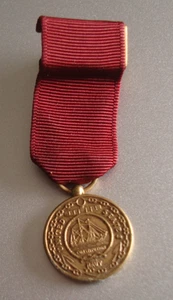 Superb UNITED STATES - 'NAVY GOOD CONDUCT MINIATURE SIZE MEDAL' - Picture 1 of 2