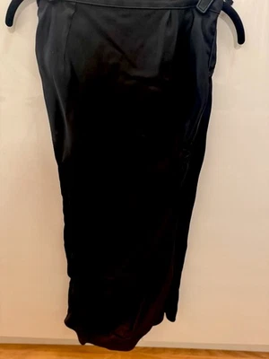 NINA RICCI BLACK SIDE RUCHED BACK PlEAT DETAIL SKIRT Sz 36, XS SILK FRANCE - Image 1 of 4