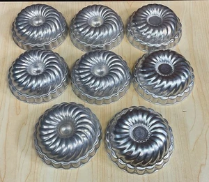Vintage Aluminum Baking Tins Pans Swirl Top Tart Jello Cake Mini Molds Set of 8 - Picture 1 of 7