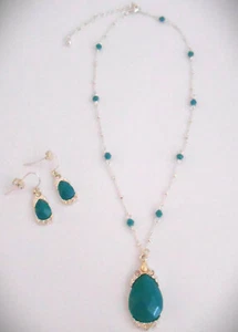 AVON NINA RICCI SILVER TONE TURQUOISE ACRYLLIC PENDANT NECKLACE & EARRING SET - Picture 1 of 6
