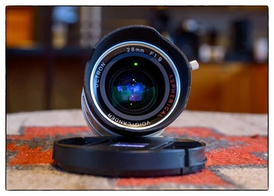  Voigtlander Ultron 28 mm F/1,9 asférico L39 LTM con capucha Foto 1 de 4