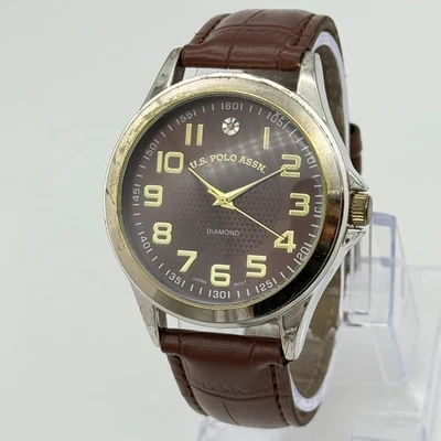 Reloj de cuarzo clásico tono plata con acento de diamantes US POLO ASSN para hombre 44 mm USC2551 Foto 1 de 4