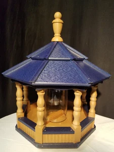 Alimentador de aves polietileno gazebo Amish hecho a mano cedro casero y techo azul mediano - Imagen 1 de 1