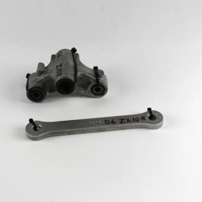 KAWASAKI NINJA ZX10R ZX6R ZX6RR Z750S ZZR600 OEM DOGBONE TRASERO ACOPLAMIENTO ENLACE Foto 1 de 3