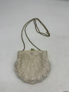 Vintage La Regale Handtasche mit Kette Perlen cremeweiß Hochzeit Kiss Lock - Bild 1 von 13