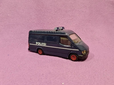 CORGI TOYS FORD TRANSIT POLIS POLIISI FINLAND SCALA 1:43  - Immagine 1 di 4