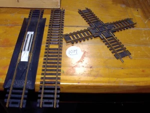 HO TRACK, STRAIGHT, UNCOUPLER, 90 Degree Crossing, SEE PHOTOS - Picture 1 of 3