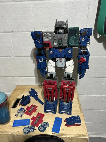 Transformers Titans Return Fortress Maximus with Lots of Upgrades Cover