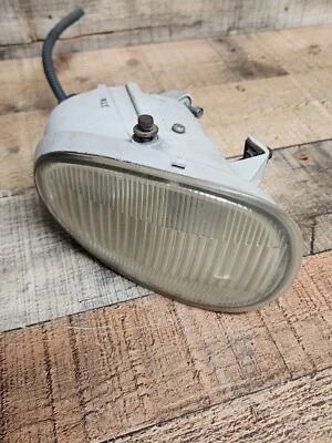 🥇97-00 LEXUS UZZ30 SC300 SC400 DELANTERO DERECHO PASAJERO LADO ANTINIEBLA LÁMPARA OEM Foto 1 de 4