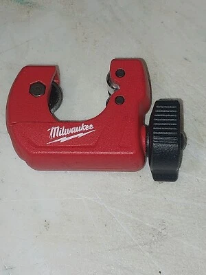 Milwaukee 48-22-4251 1 in Cut Max Mini Copper Tubing Cutter - Image 1 of 4