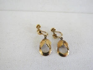 Pendientes Vintage TONO DORADO Colgante Torcido Clip On con Hojas  - Imagen 1 de 4