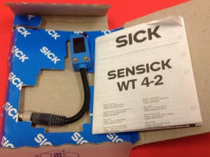 Sick Optic Electronic - P/N: WT4-2P301S12 - Photoelectric Sensor - NEW - Picture 1 of 3