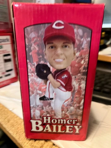 HOMER BAILEY-------CINCINNATI REDS---BOBBLEHEAD----SGA----2010 Cover