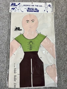 THE TOY WORKS SEW-IT-YOURSELF PEOPLE ON THE GO BAILARÍN DE BALLET MASCULINO 1980 ¡Con peluca! - Imagen 1 de 2