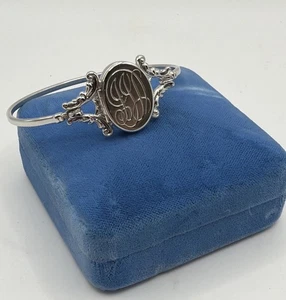 Vintage 1979 Avon Yesterdays Memories aufklappbarer silberfarbener Armreif Armband Medaillon - Bild 1 von 4