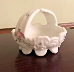 Vintage Fenton Milchglas handbemalt Blumenkorb / Bonboniere - Bild 1 von 5