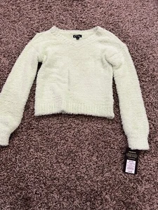 Girls Boxy Cropped V Neck Sweater - Art Class Light Green M - Picture 1 of 3