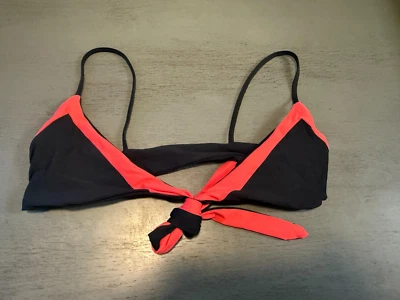 Falta etiqueta NUEVO negro rojo L SPACE traje de baño bikini top talla pequeña Foto 1 de 2