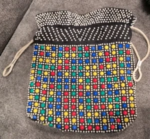 Vintage 60er Jahre bunte Kunststoff Pop Punkte Stoff schwarz Beutel Handtasche Bonbon Knöpfe - Bild 1 von 3