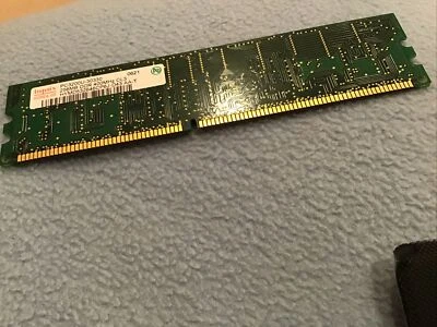 HYNIX PC3200U-30330 256MB MEMORY DDR 400MHz CL3 - Image 1 of 2
