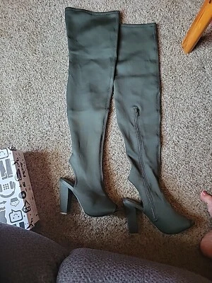 Botas BAMBOO Limelight 62S hasta el muslo talla 7 en caja gris oscuro/verde Foto 1 de 4