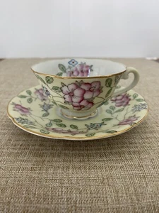Diamant geblümt Teetasse und Untertasse überbacken besetzt Japan Beschreibung lesen - Bild 1 von 12