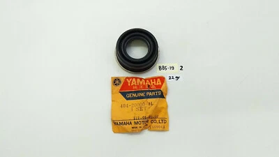 Pinza de freno de disco delantera Yamaha RD125 RX100 RD200 FS1 arranque goma 404-20000-41 Foto 1 de 4