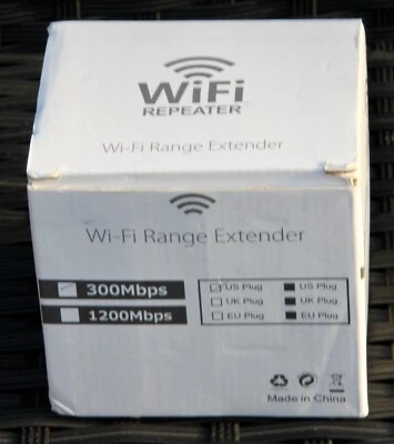 Range Extender Wifi  Repeater 300 Mbps NIB - Image 1 of 4