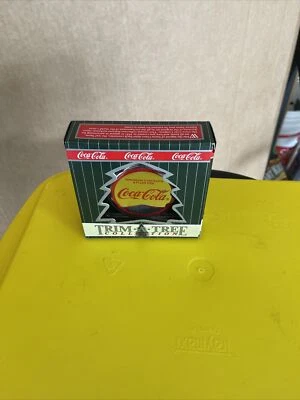 1998 COCA-COLA TRIM A TREE COLLECTION COKE BOTTLE CAP POLAR BEAR SKATE ORNAMENTS - Image 1 of 4
