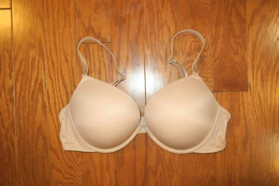 32A VICTORIA'S SECRET ❤️ ROSA ❤️ Sujetador AÑADIR 2 ❤️TALLAS COPA PLUNGE SUPER PUSH UP NUDE Foto 1 de 4