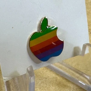 PIN___ Apple Computer Rainbow Logo ___ Authentique jamais utilisé ___ Rare Vintage - Photo 1/4